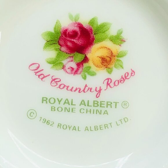 60s Royal Albert OLD COUNTRY ROSES Bone China Teacup Saucer Set Vintage Gift - Picture 9 of 12